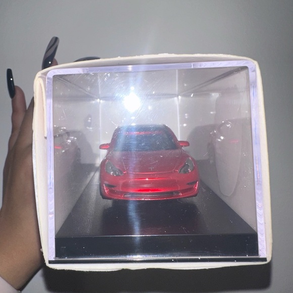 Cute model TESLA 3 ORIGINAL COLLECTIBLE - Picture 5 of 7